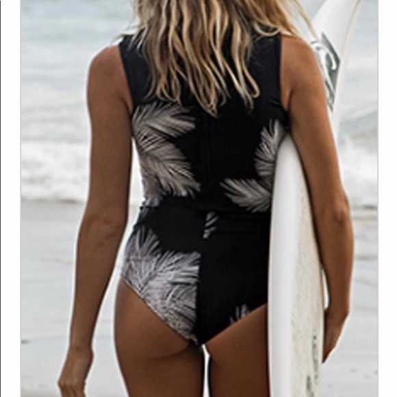 Beachsissi surf suit NWT - Picture 3 of 4